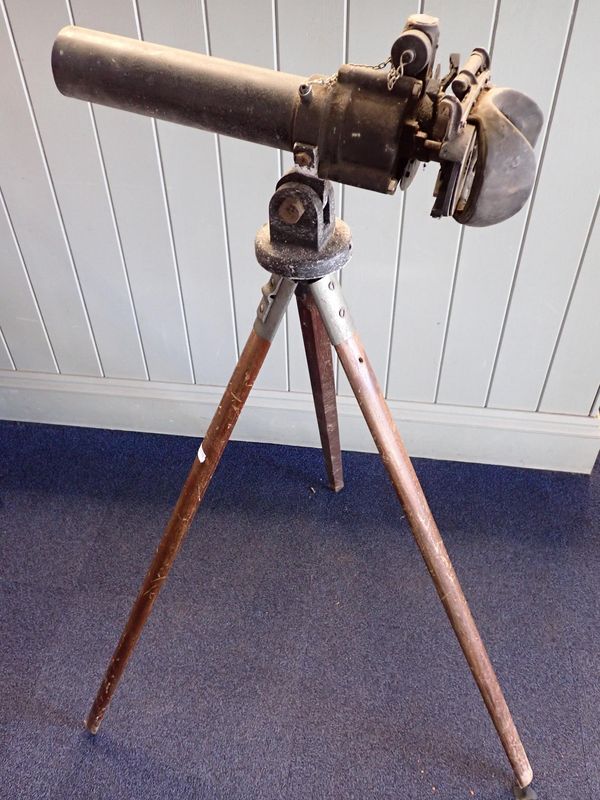 A VINTAGE 7 x 50 GUN SIGHTING TELESCOPE