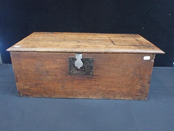 AN 18th CENTURY OAK BOX