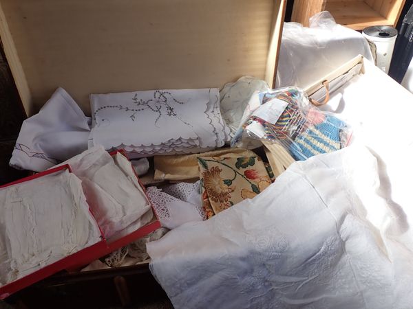 A QUANTITY OF OLD LINENS