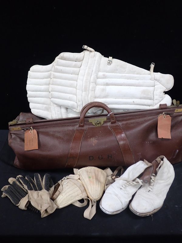 A VINTAGE LEATHER CRICKET BAG
