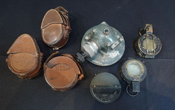 WWII COMPASS WITH A SIMILAR