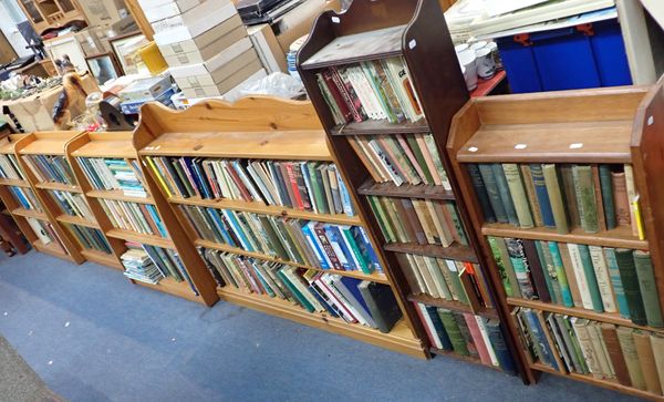 A QUANTITY OF VINTAGE GARDENING BOOKS