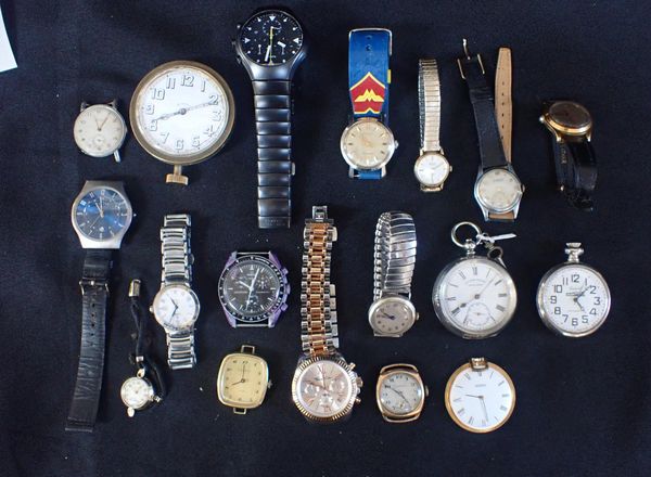 A QUANTITY OF VINTAGE AND MODERN WRISTWATCHES