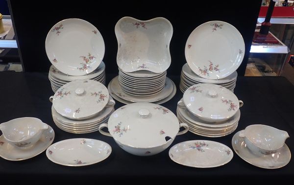 A LARGE BOHEMIA ROYAL IVORY DINNER SERVICE