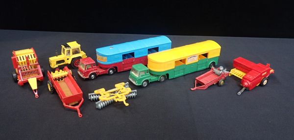 A COLLECTION OF 'BRITAINS', 'CORGI' AND 'DINKY' DIECAST FARM VEHICLES