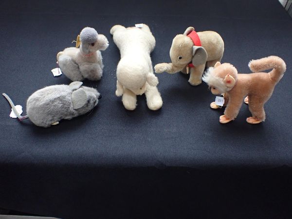 A GROUP OF STUFFED ANIMALS