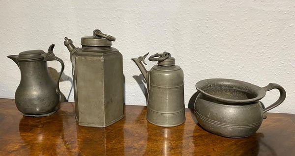 AN 18TH CENTURY HEXAGONAL PEWTER WATER JUG AND COVER