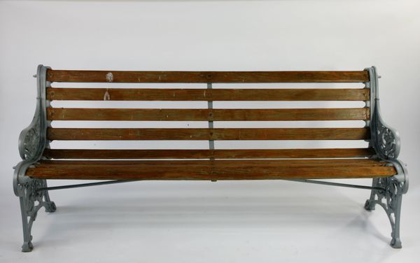 A Coalbrookdale Nasturtium pattern seat