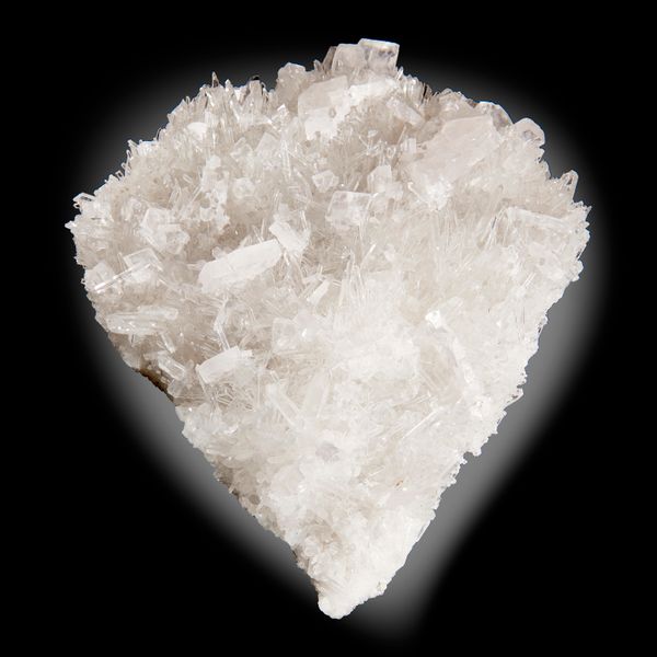 A quartz and calcite crystal bed