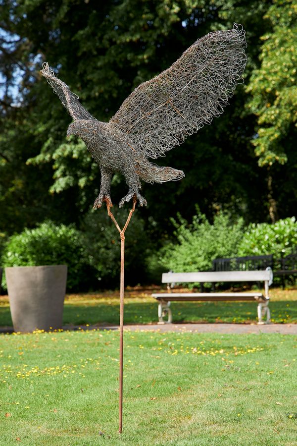 &#9650? Laura Antebi Eagle in flight Galvanised steel wire and bronzed copper 200cm high, wingspan 130cm wide