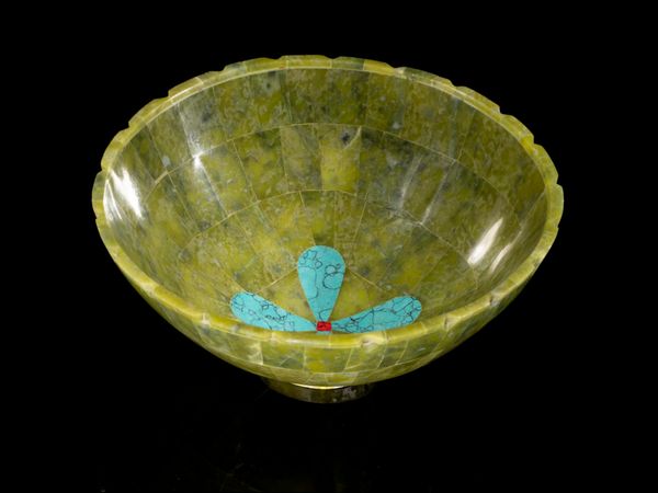 A serpentine bowl Pakistan 22cm diameter