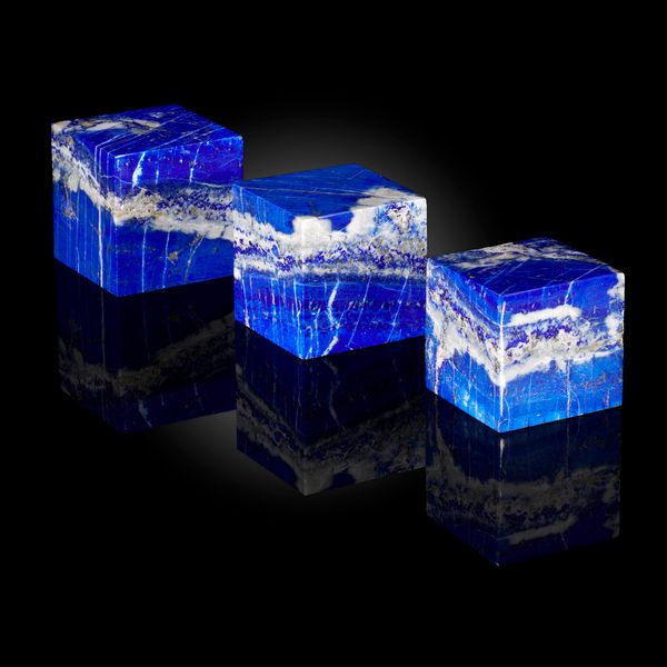A set of three |Mandani| quality lapis lazuli cubes Afghanistan the largest 6.5cm square