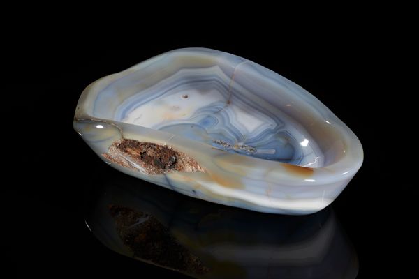 An agate dish  Madagascar  33cm