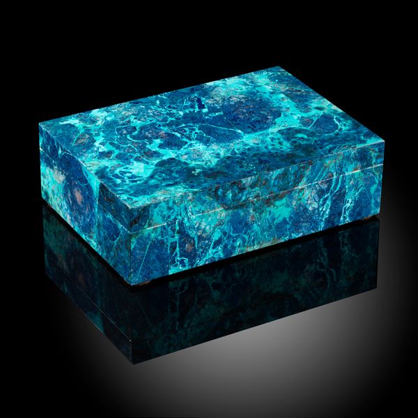 A shattuckite veneered box signed and in presentation box 20cm wide by 14cm deep