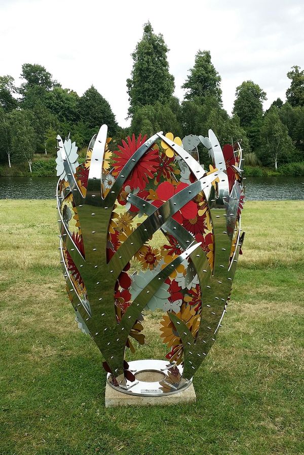 Ruth Moilliet Bud - red and gold Stainless steel and anodised aluminium Original edition 1.2m high by 80cm wide by 80cm deep