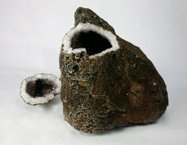 A large quartz and haematoid geode
