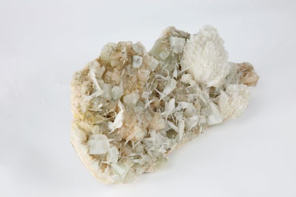 A quartz and calcite group